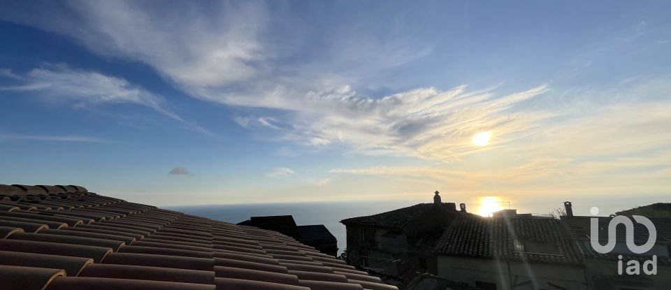 Village house 8 rooms of 170 m² in - (87030)