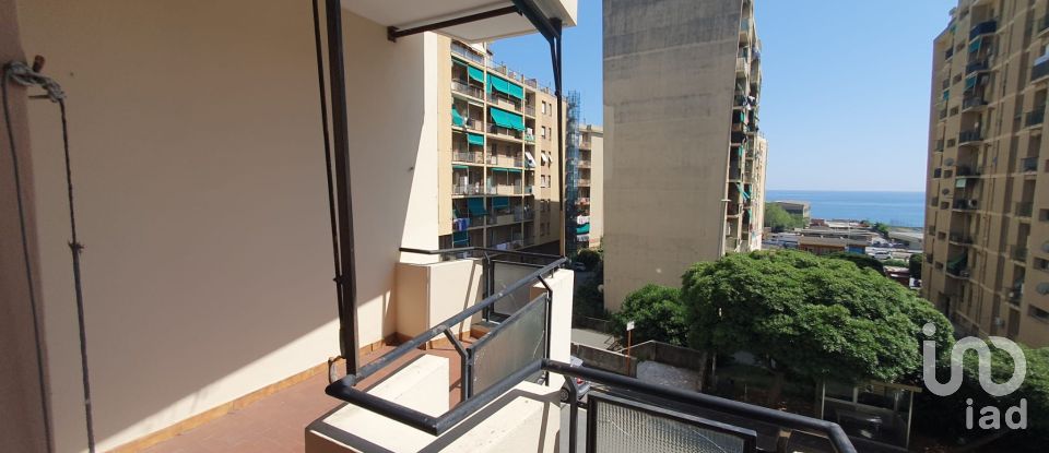 Four-room apartment of 110 m² in Genova (16157)