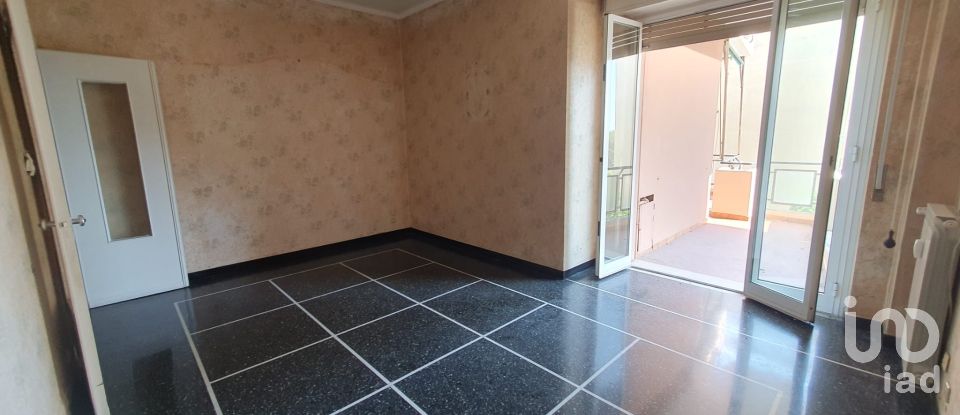 Four-room apartment of 110 m² in Genova (16157)