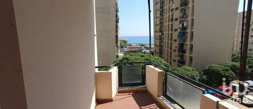 Four-room apartment of 110 m² in Genova (16157)