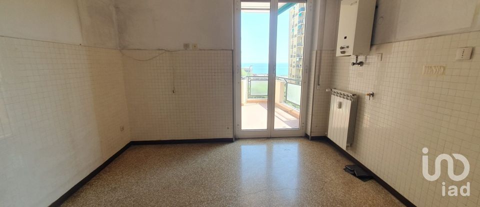 Four-room apartment of 110 m² in Genova (16157)