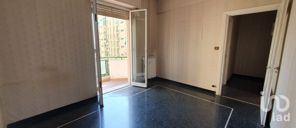Four-room apartment of 110 m² in Genova (16157)