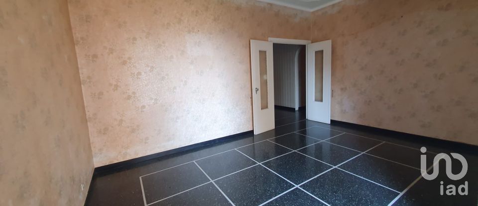 Four-room apartment of 110 m² in Genova (16157)