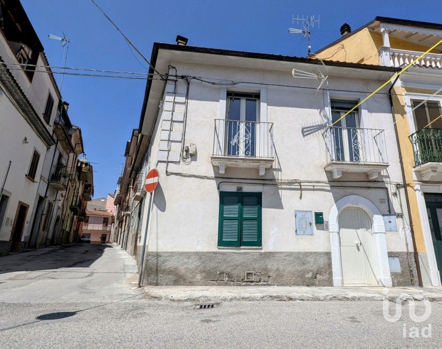 Rifugio 5 locali di 100 m² in Pratola Peligna (67035)