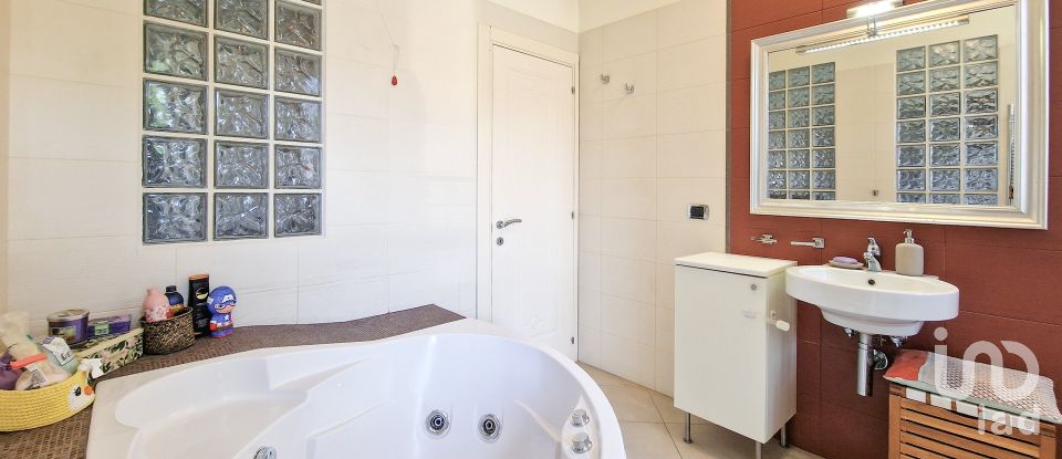 Appartamento 11 locali di 173 m² a Macerata (62100)