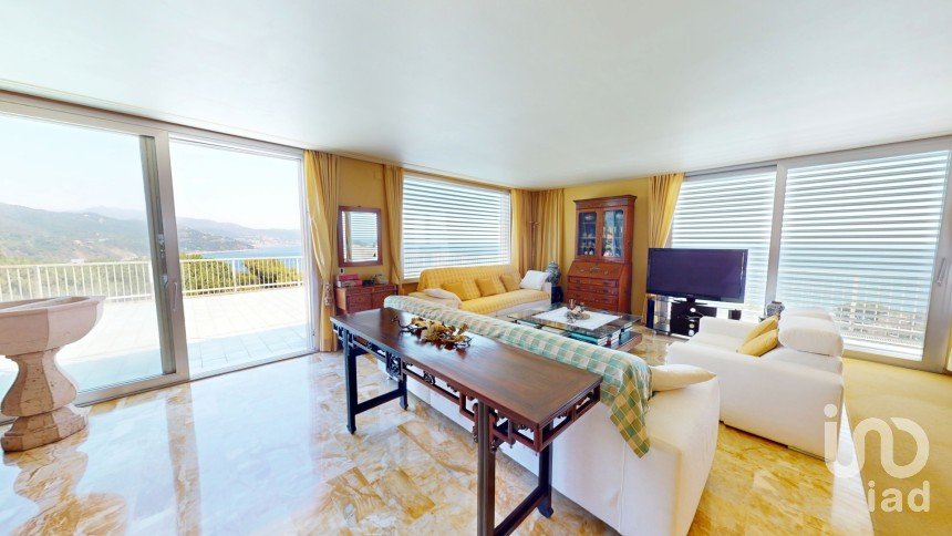 Loft 11 locali di 280 m² a Arenzano (16011)