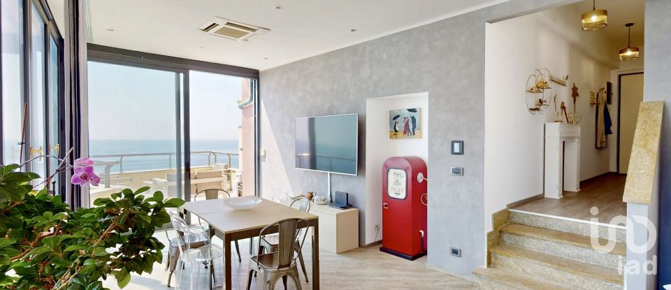 Apartment 5 rooms of 119 m² in Genova (16157)