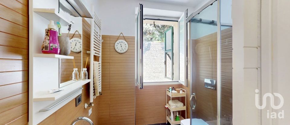 Apartment 5 rooms of 119 m² in Genova (16157)