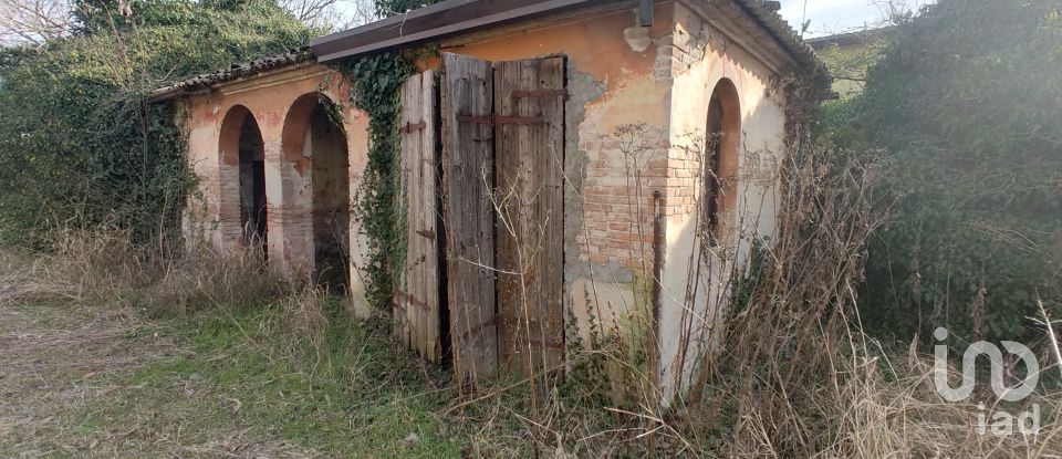 Costruzione di 2.533 m² in Castel d'Ario (46033)