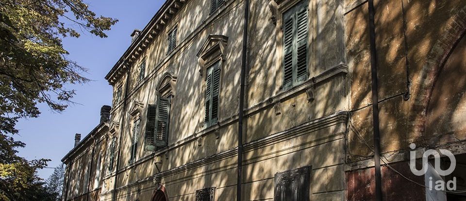 Costruzione di 2.533 m² in Castel d'Ario (46033)