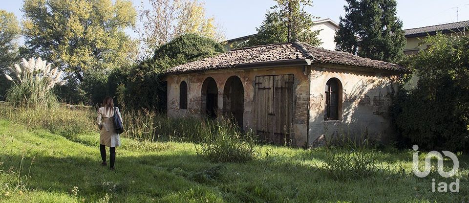 Costruzione di 2.533 m² in Castel d'Ario (46033)