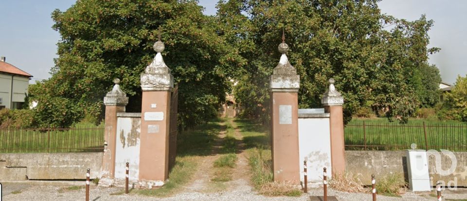 Costruzione di 2.533 m² in Castel d'Ario (46033)