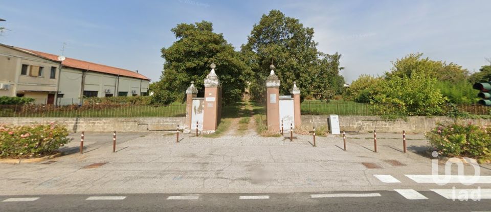 Costruzione di 2.533 m² in Castel d'Ario (46033)