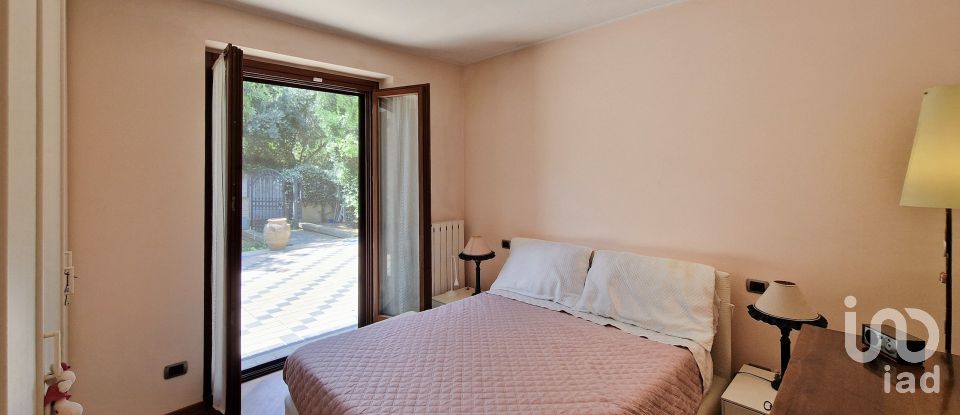 Casale 7 locali di 275 m² in Recanati (62019)