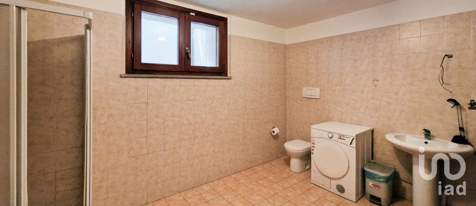 Casale 7 locali di 275 m² in Recanati (62019)