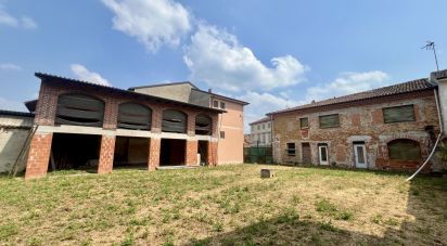 Rustico 10 locali di 437 m² in Masio (15024)