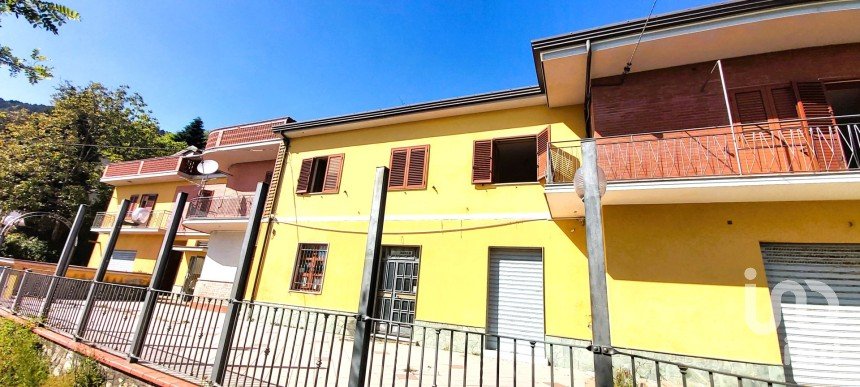 House 16 rooms of 500 m² in Aiello Calabro (87031)