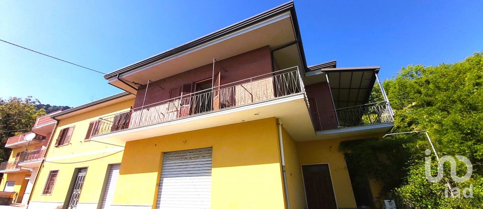 House 16 rooms of 500 m² in Aiello Calabro (87031)