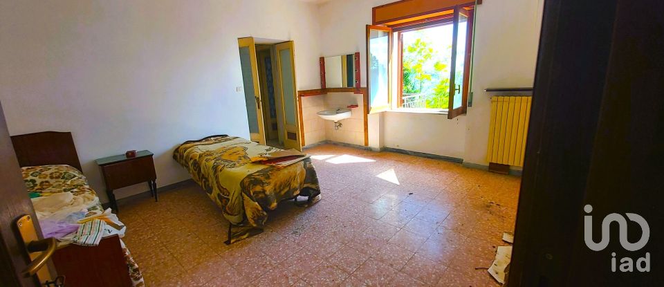 House 16 rooms of 500 m² in Aiello Calabro (87031)