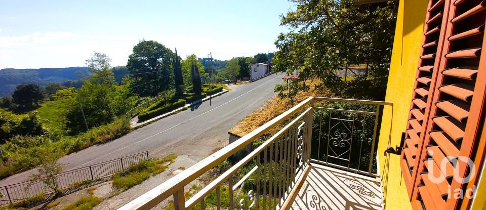 House 16 rooms of 500 m² in Aiello Calabro (87031)