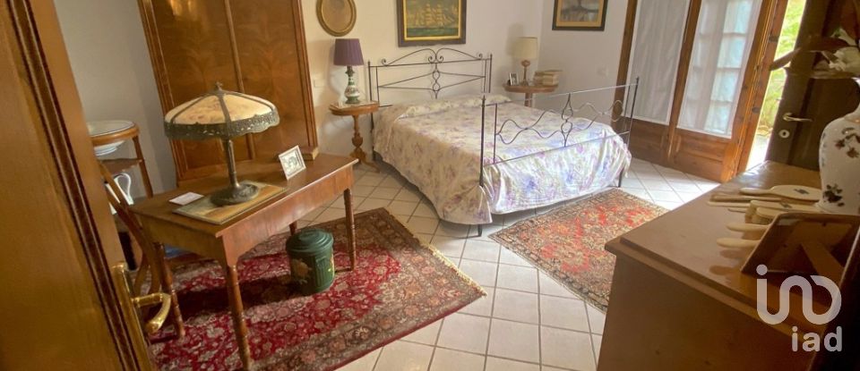 Casa indipendente 9 locali di 257 m² in Massarosa (55054)