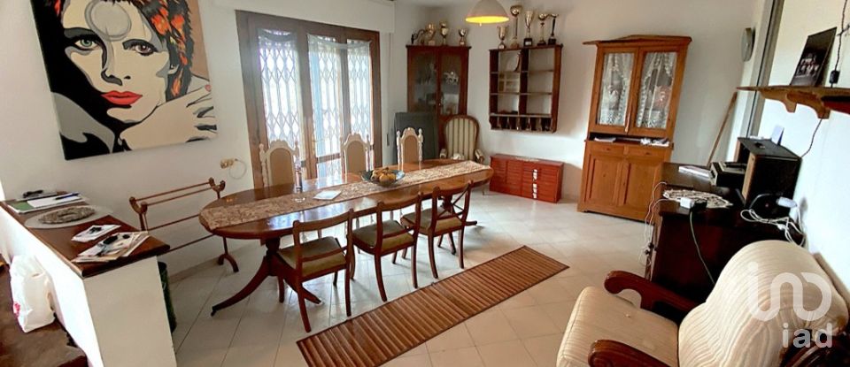 Casa indipendente 9 locali di 257 m² in Massarosa (55054)