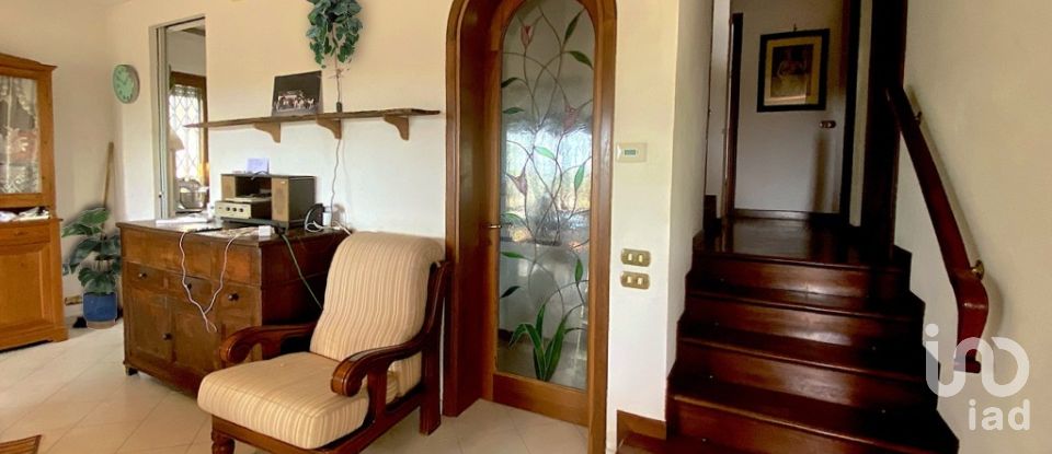 Casa indipendente 9 locali di 257 m² in Massarosa (55054)