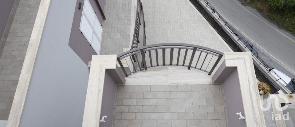 Appartamento 0 locali di 100 m² a Castelfidardo (60022)