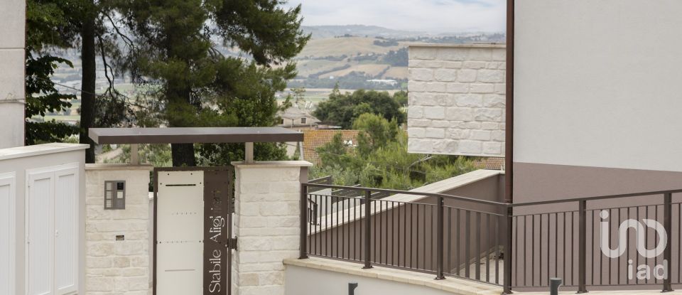 Appartamento 0 locali di 100 m² a Castelfidardo (60022)