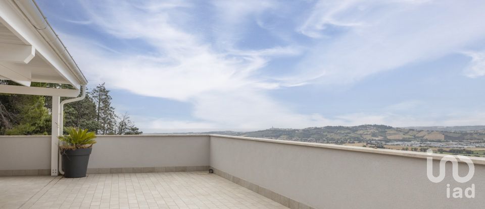 Appartamento 0 locali di 100 m² a Castelfidardo (60022)