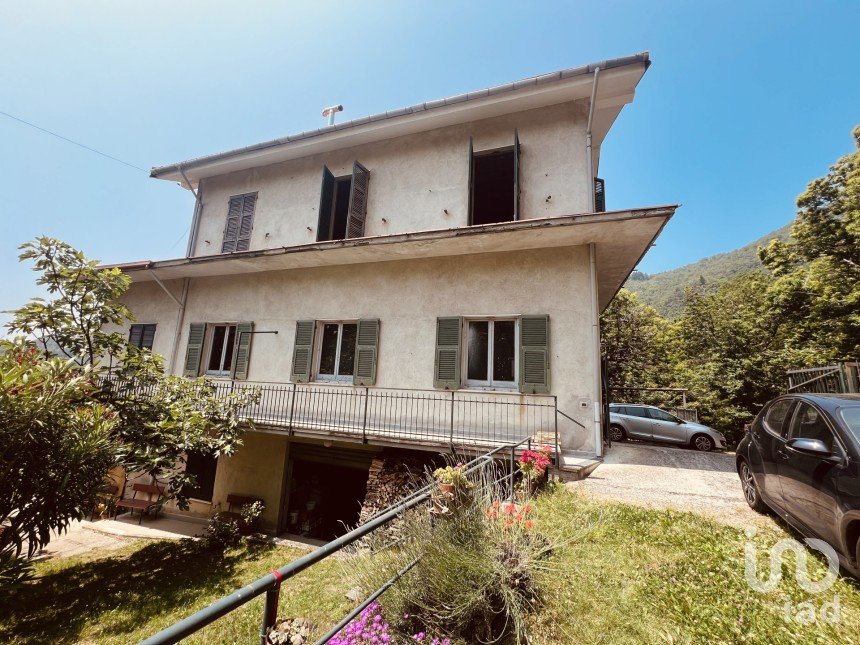 Casa indipendente / Villa 8 locali di 155 m² in Borzonasca (16041)