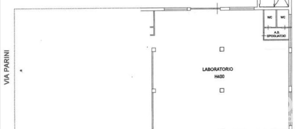 Negozio / locale commerciale di 247 m² in Osimo (60027)