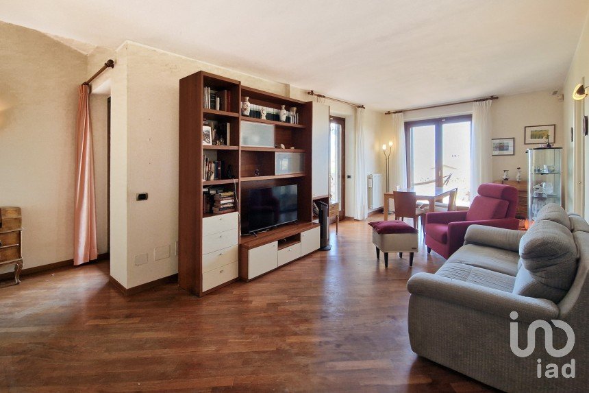 Casale 7 locali di 275 m² in Recanati (62019)