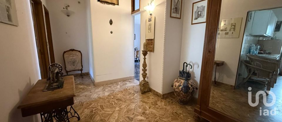 Apartment 9 rooms of 150 m² in Arezzo (52100)