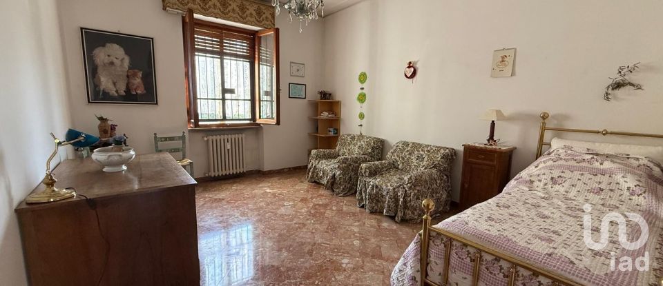 Apartment 9 rooms of 150 m² in Arezzo (52100)