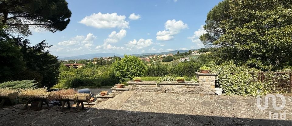 Farm 27 rooms of 1,000 m² in Arezzo (52100)