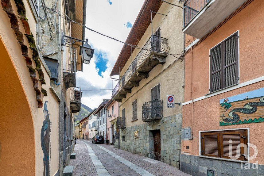 Costruzione di 275 m² in Vernante (12019)