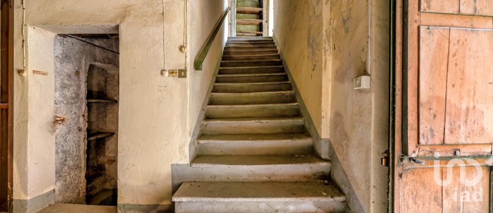 Costruzione di 275 m² in Vernante (12019)