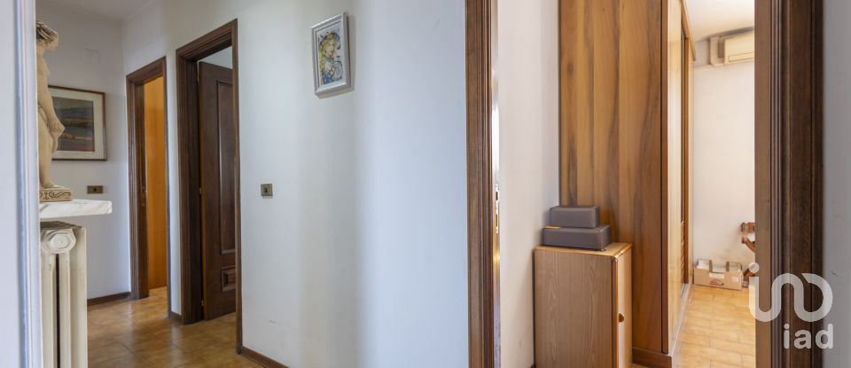 Appartamento 5 locali di 150 m² a Osimo (60027)