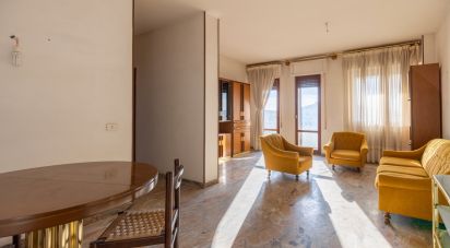 Apartment 0 rooms of 116 m² in Fermo (63900)