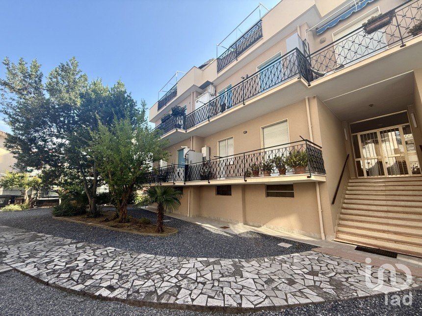 Trilocale di 82 m² a Loano (17025)