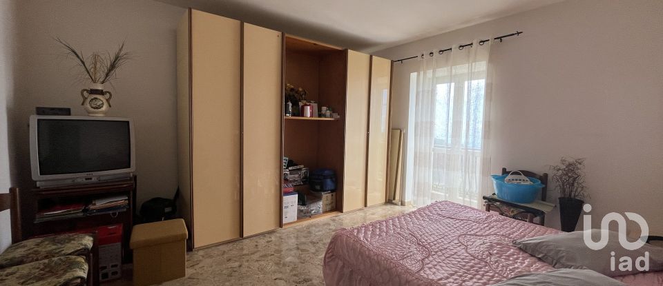 Casa indipendente 5 locali di 251 m² in - (87030)