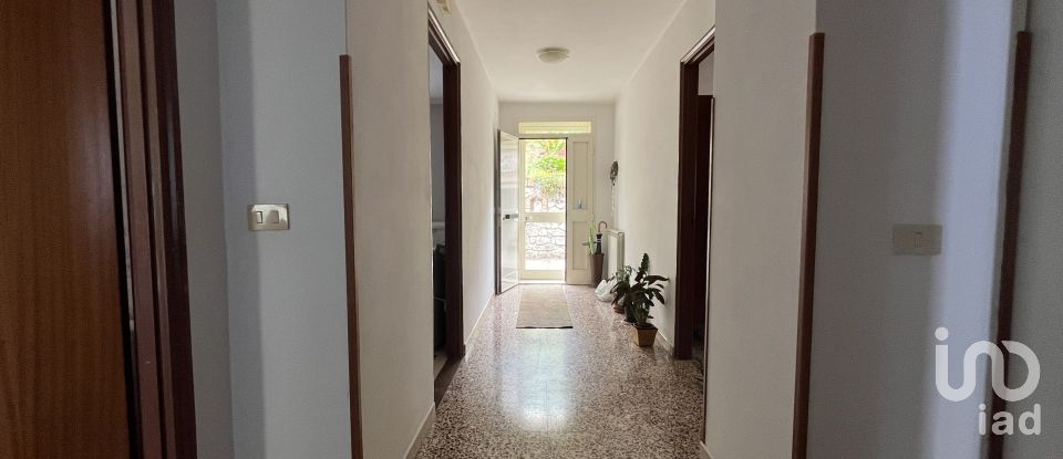 Casa indipendente 5 locali di 251 m² in - (87030)