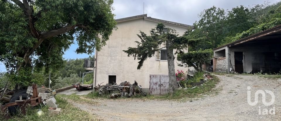 Casa indipendente 5 locali di 251 m² in - (87030)