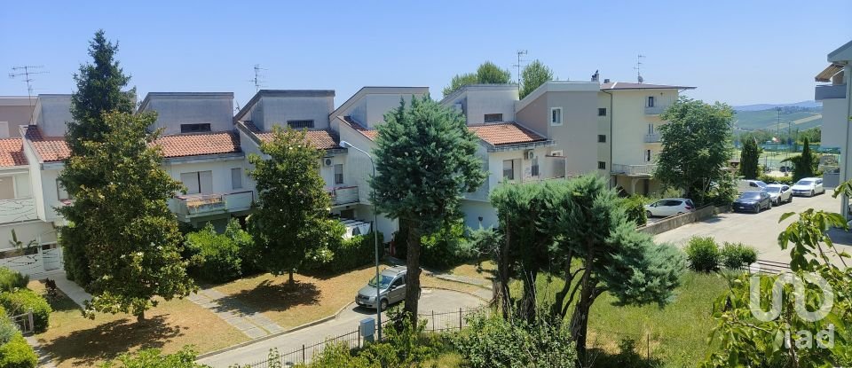 Appartamento 7 locali di 110 m² a Offida (63073)