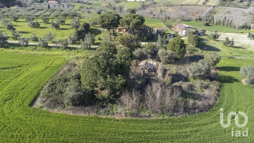 Country home 3 rooms of 190 m² in Montecosaro (62010)