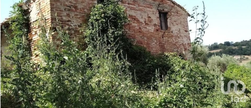 Country home 3 rooms of 190 m² in Montecosaro (62010)