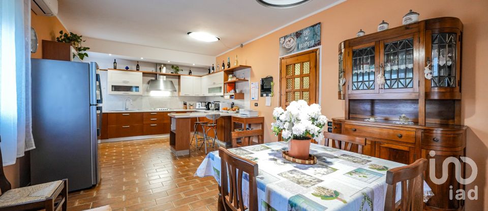 House 8 rooms of 343 m² in Portomaggiore (44015)