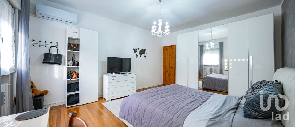 House 8 rooms of 343 m² in Portomaggiore (44015)