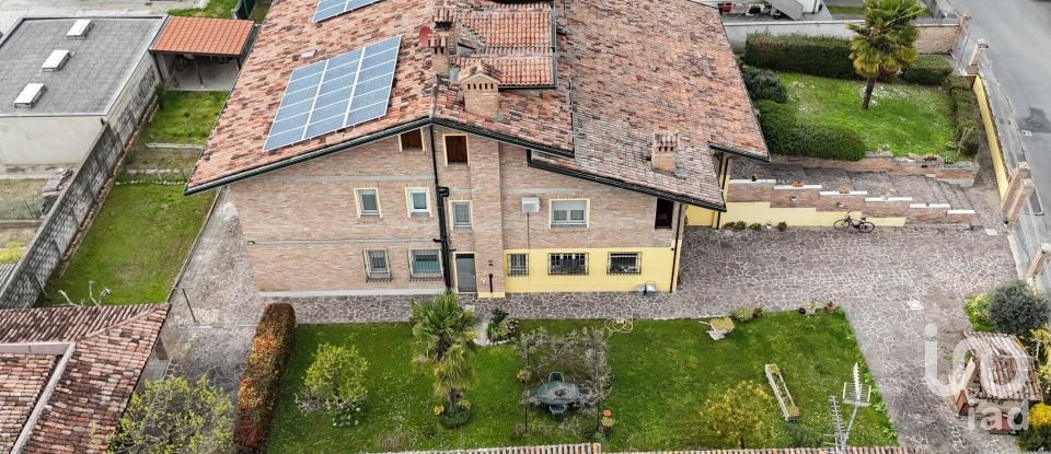 House 8 rooms of 343 m² in Portomaggiore (44015)